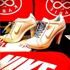 Nike SB Swoosh Low Heels Woman’s Size 7 US